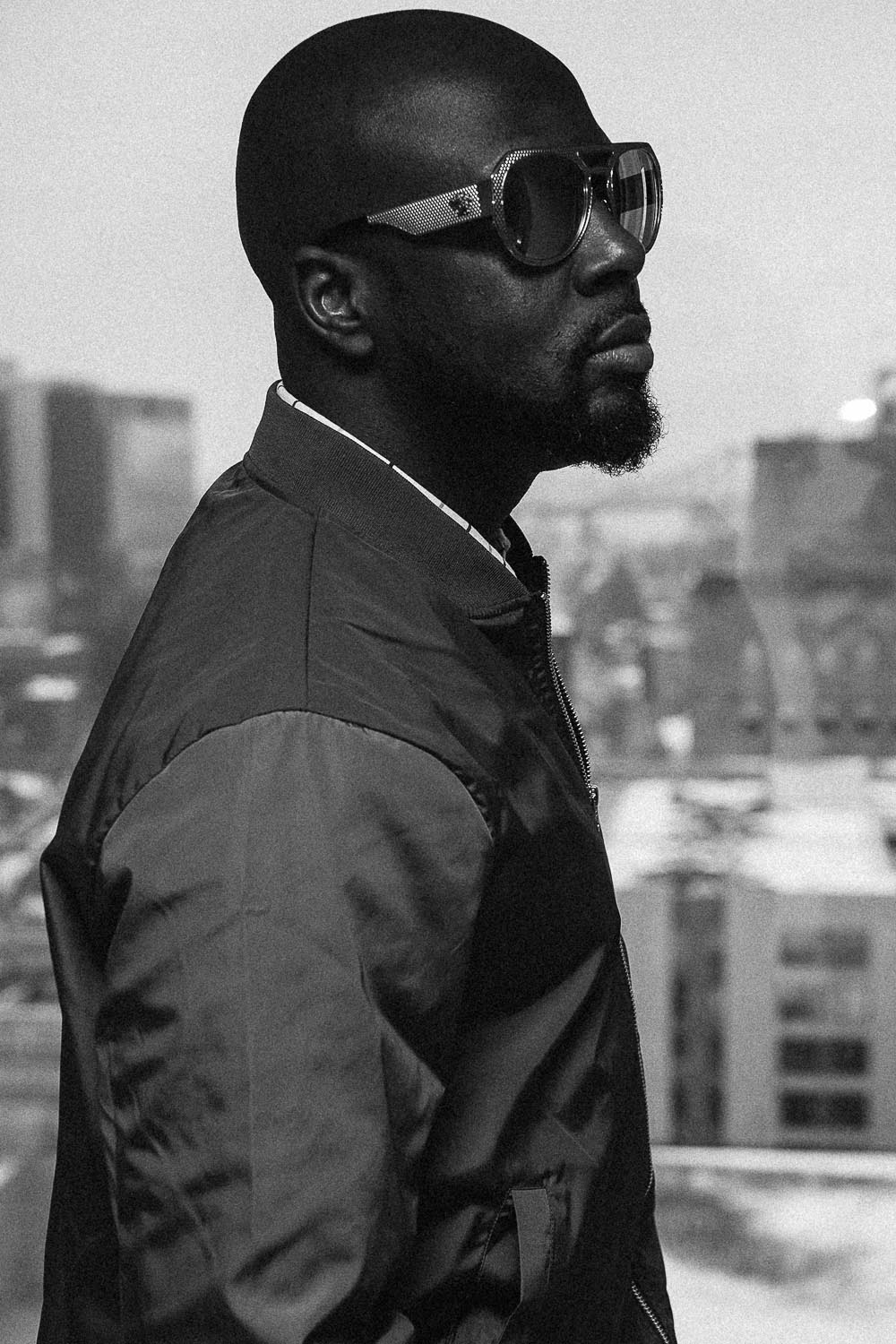 PHOTO VALERIAN MAZATAUD LE DEVOIR Le chanteur Wyclef Jean dans sa suite de l'hôtel Intercontinental à Montréal.
