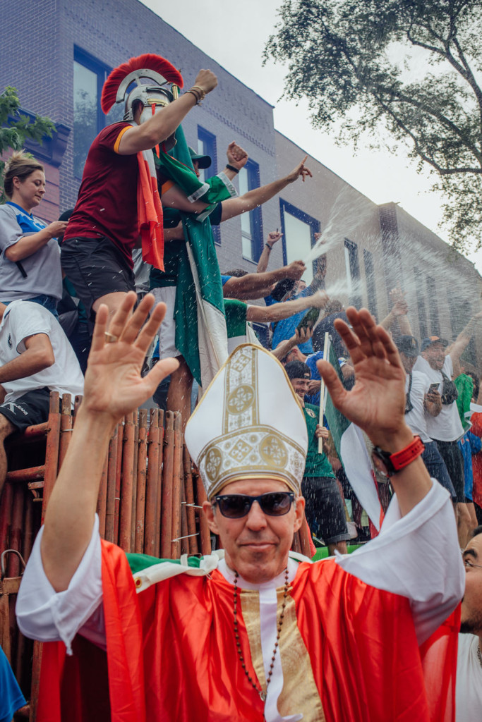 Victoire de l Italie a l Euro 2021, ici dans la Petite Italie a Montreal. Photo : Valerian Mazataud Le Devoir